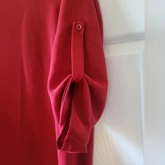 Red, 3/4 Length Button Sleeves, No Brand,  NWOT in bag - Picture 2 of 6
